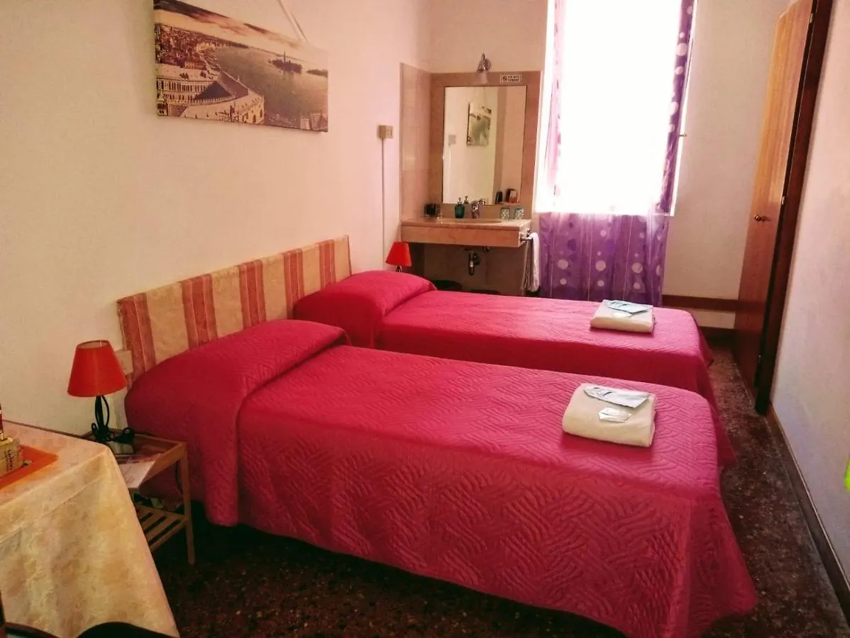 Casa Favaretto Guest House Venezia 0*,  Italia